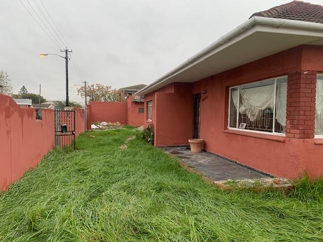 5 Bedroom Property for Sale in Avonwood Western Cape